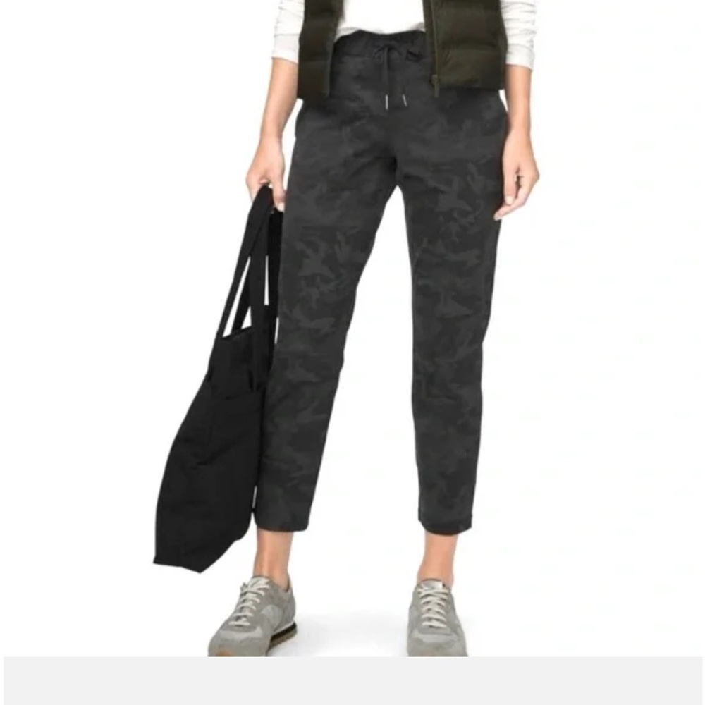 Lululemon incognito camo